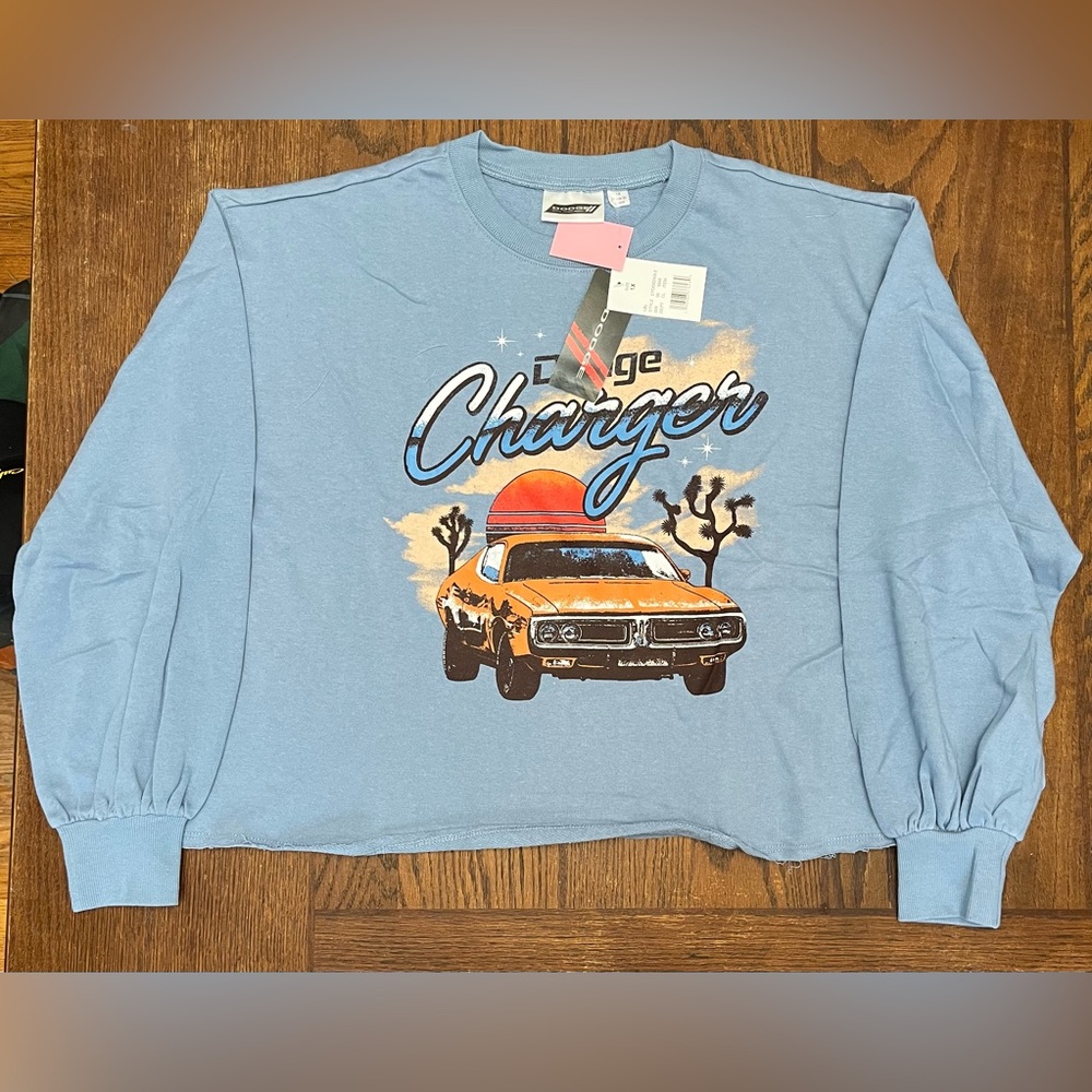 Dodge women’s crop sweatshirt. Size 1X